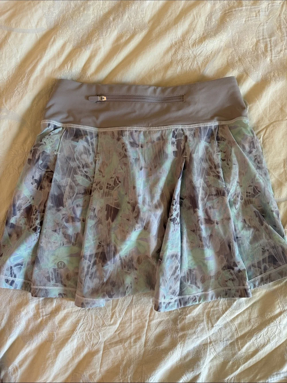 lululemon athletica Pace Rival Gray Floral-Print Skirt Skort size 0